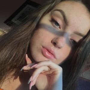 Meet your Posher, Carlee